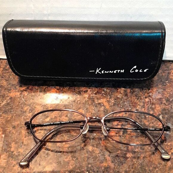 Authentic Kenneth Cole Frames and Case...New - Picture 1 of 4